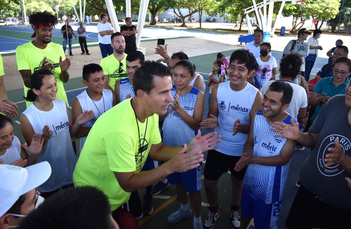 IIPEDEY's tweet photo. En equipo con @IDEY_oficial, inauguramos la 1º edición de las clínicas de básquetbol #HoopCamp, en las cuales participarán del 7 al 15 de octubre niñas, niños y jóvenes con #discapacidad de la mano de entrenadores de EE.UU. para fortalecer la #inclusión a través del deporte. https://t.co/dRqa6UXOy8