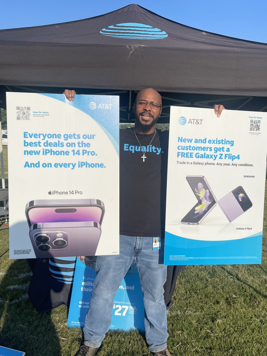 NorthArkansas1's tweet photo. Signature discounts are just a way we one up our customer experience in our stores! 🌟 Andre Blevens and Michael Rogers makes sure they ask their customers “Where do you work” every single time‼️Their proof is in the 100% IRU attach rate in September. Great job gentlemen! 💎🥶 https://t.co/PkFbWw2dM6