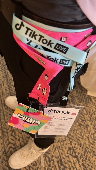 The #TikToklivecreatorbrunch was the best part of #TwitchCon yet!! Such an awesome party 🥰🎉 @tiktokcreators<a href="/tag/tiktoklivecreatorbrunch"class="tags">#TikToklivecreatorbrunch</a><a href="/tag/twitchcon"class="tags"><span>#twitchcon</span></a>