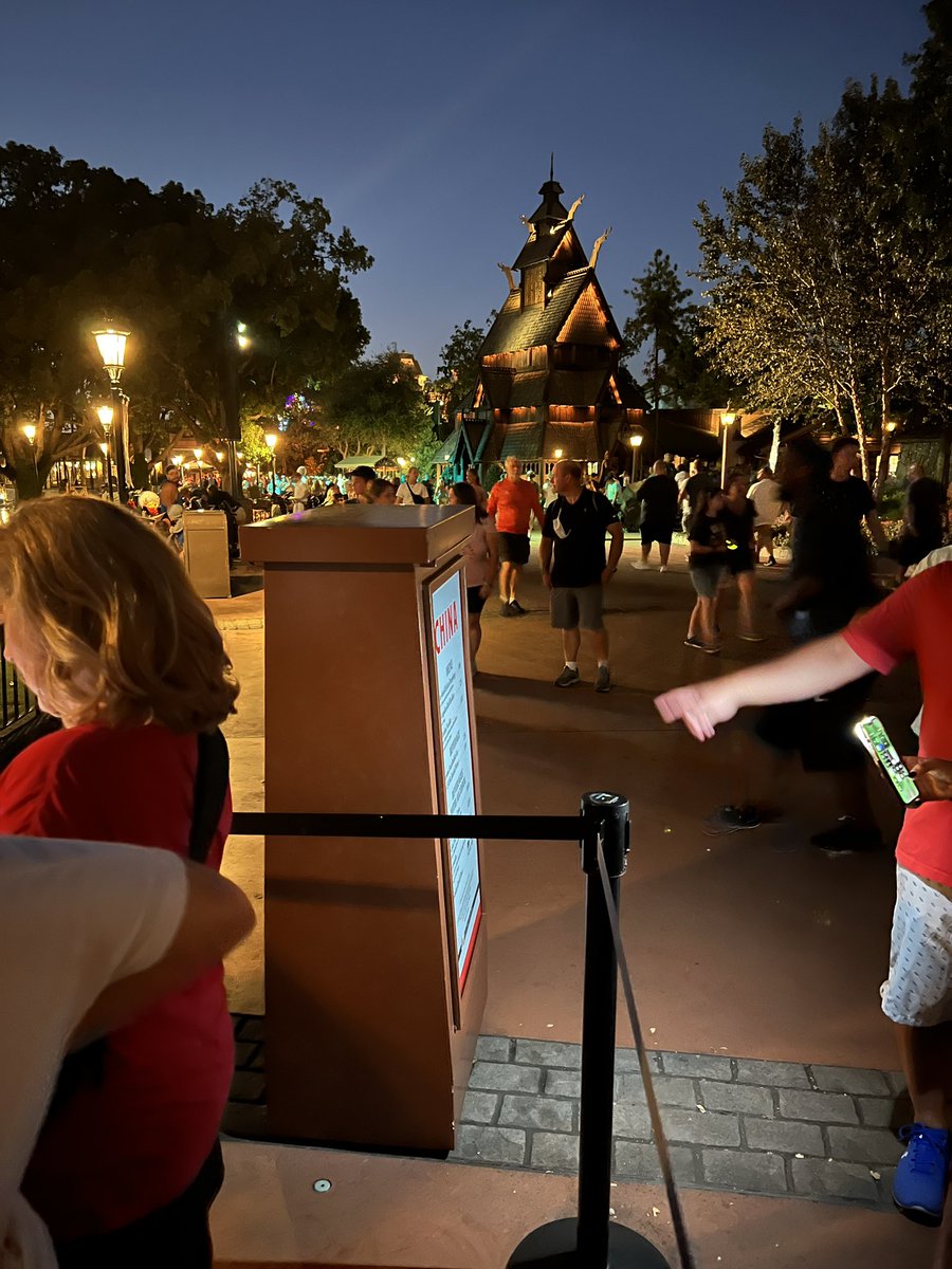 jasondiffendal's tweet photo. Remember when the Food &amp; Wine menu boards had lights? What happened to them? Now guests have to use their phones to be able to read it. Don’t we all use our phones way too much in the parks already? https://t.co/JQwyPlFOEG