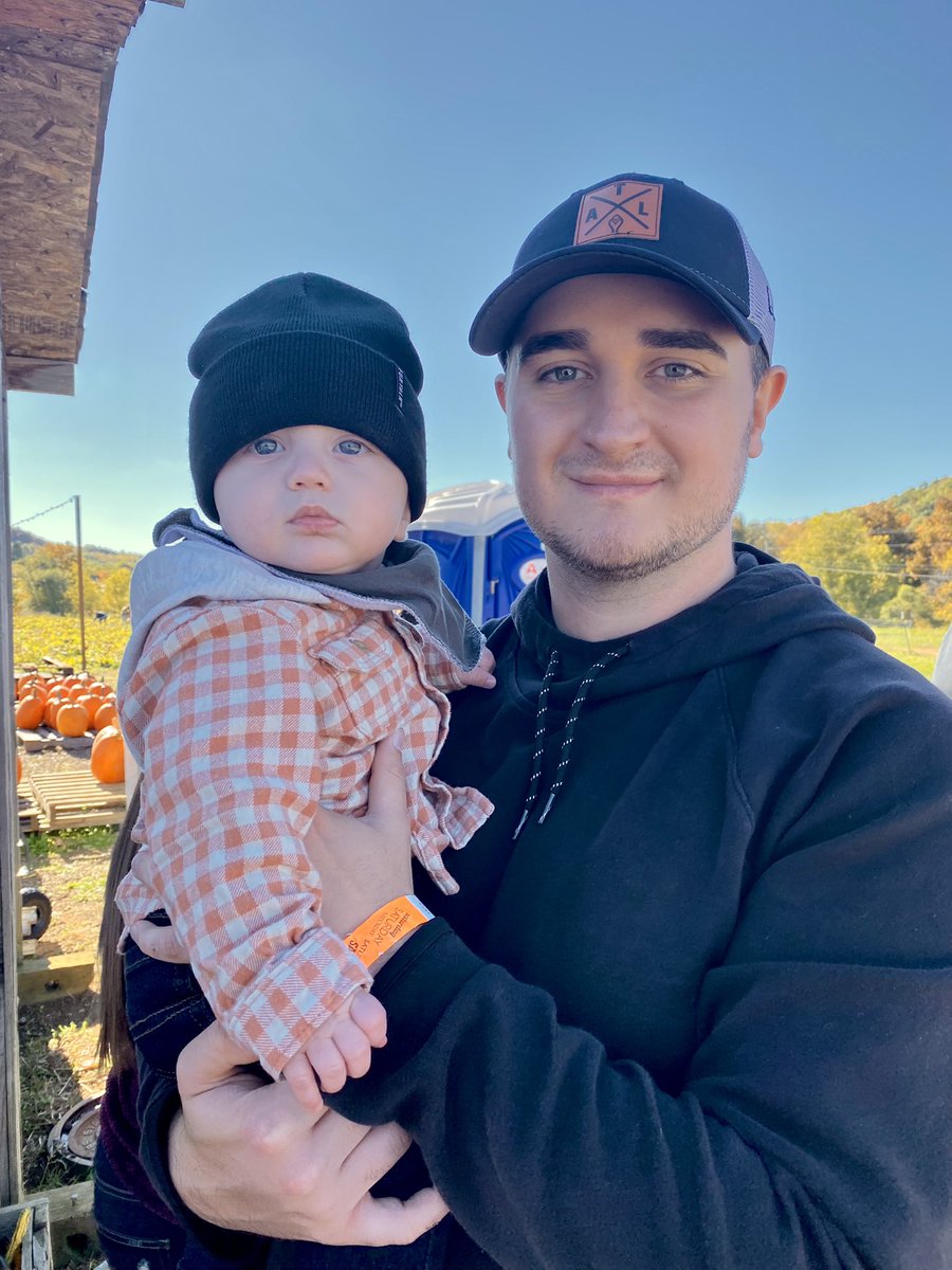 Good Evenin’, Y’all! Spent the day with family walkin’ around the pumpkin patch for a 🎃. Ended up bringin’ home a lil punk too. Hope your day has been great! Back with another stream tonight. Random fills to start! See y’all in just a few. twitchtv/Muncy | #LetsGetIt