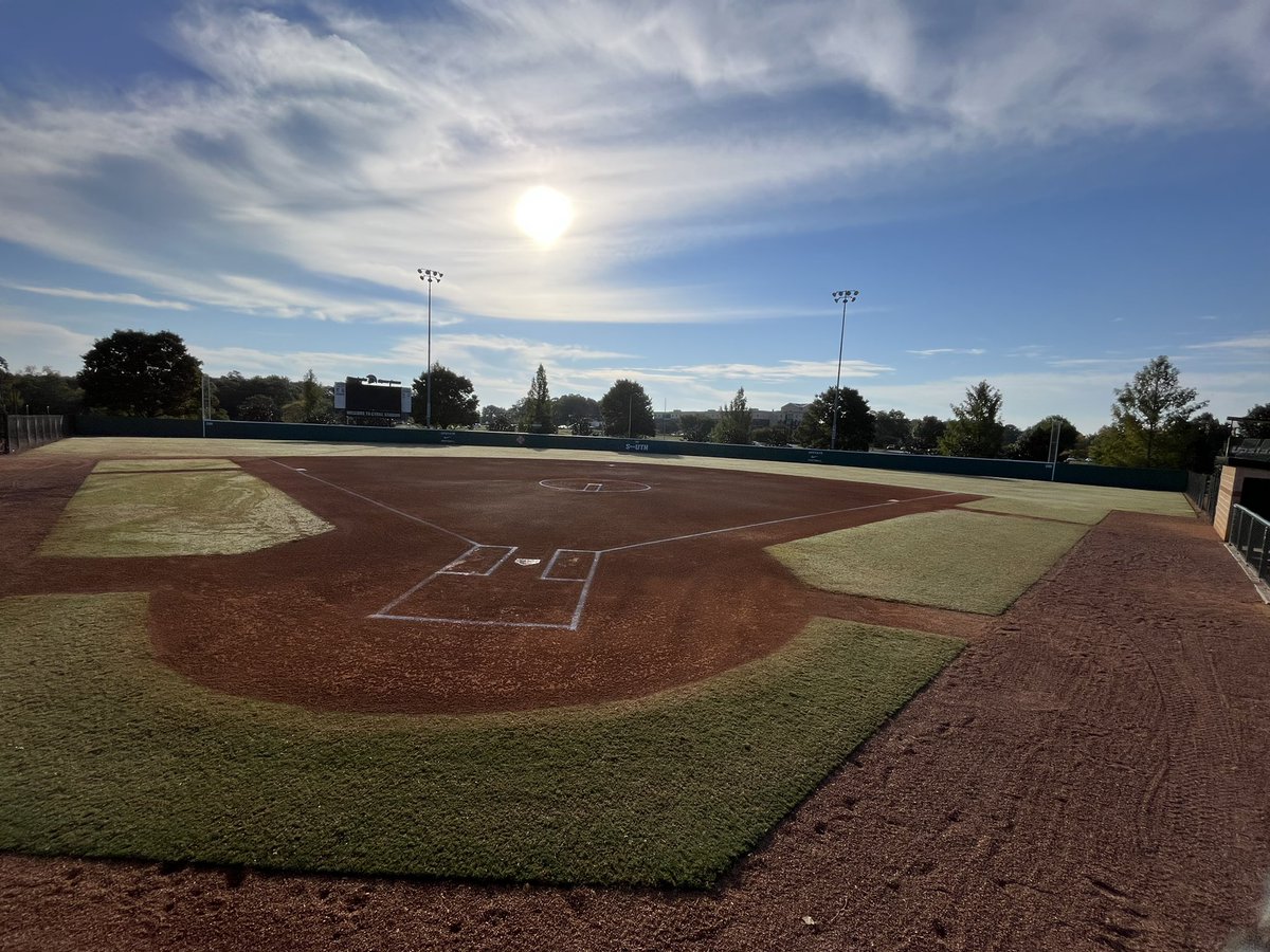 Visited USC today, these coaches are the type of people I strive to be around, I learned so much more of a prestigious game being here today that I am going to practice. I aspire the way that <a href="/PACKUPSTATE/">bryan pack</a> coaches the game Thank you so much for this opportunity. <a href="/UpstateSoftball/">USC Upstate Softball</a>