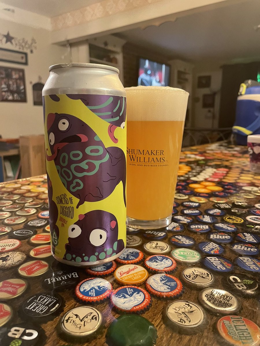thephony_tony's tweet photo. @RossTuckerNFL @AmericanAir @GooseIsland @CoachSteveONeil @gooseislandCA @RealGlenMacnow @alsofhampden @PaulRobertsCuse @BigDuke50 @SportsByBLinder @BadgleyBruce #evergrain strikes again! https://t.co/TzvW4zGMoe