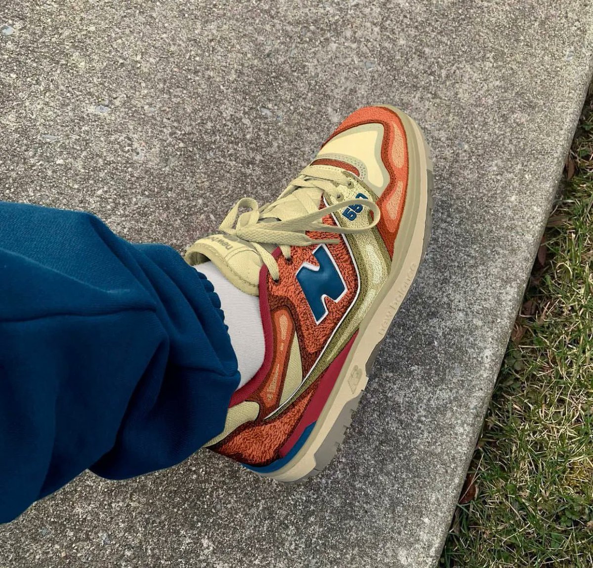 JustFreshKicks's tweet photo. Pokémon x New Balance 550 "Flareon" concepts 🔥 https://t.co/i5ek1bAfGy