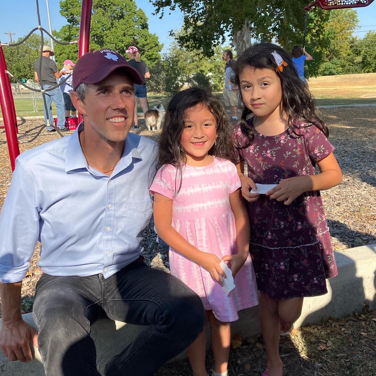 BetoORourke's tweet photo. Proud of our 96,000 volunteers who are holding 700 organizing events across the state this weekend. Great to see everyone heading out to knock on doors in Williamson County. https://t.co/Gg1q7MFtWR