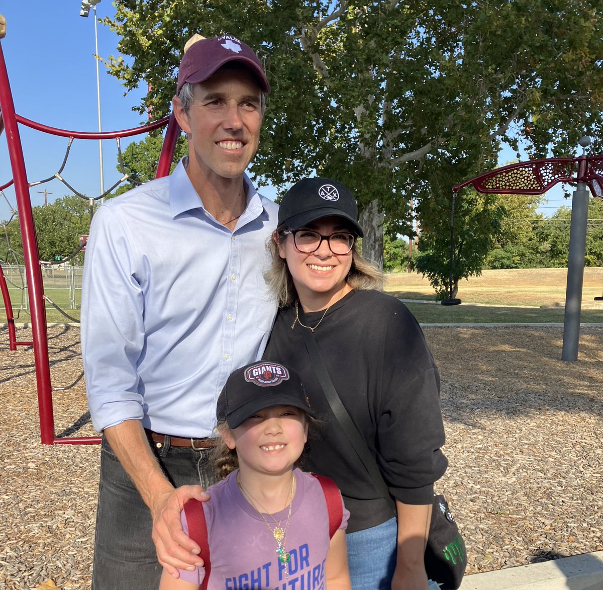 BetoORourke's tweet photo. Proud of our 96,000 volunteers who are holding 700 organizing events across the state this weekend. Great to see everyone heading out to knock on doors in Williamson County. https://t.co/Gg1q7MFtWR