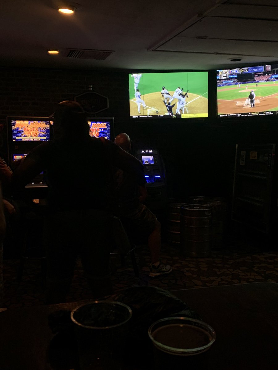 Watching this nail-biter with a bunch of @mariners fans in New Orleans right now and we are louder than the bachelorette party in here
