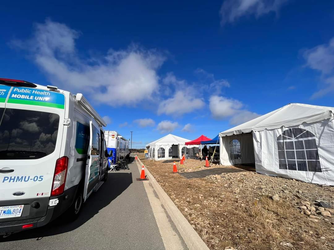 enamalsrayheen's tweet photo. Our team from the R&amp;I Department in the EZ provided a great support to the Sydney Primary Care Mobile Clinic during the last week. 300 patients were seen by the amazing team in 8 days. It was a great experience to support the Cape Breton community. https://t.co/Rgm2BUE9Tk