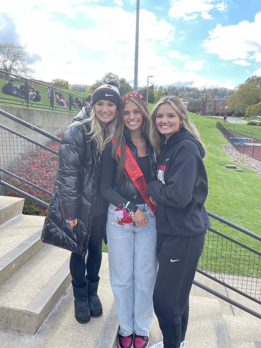 ankowals86's tweet photo. Had an amazing Homecoming weekend with our administration, team and their families! Pretty blessed to be surrounded by wonderful people! https://t.co/UwIBV7WHzi