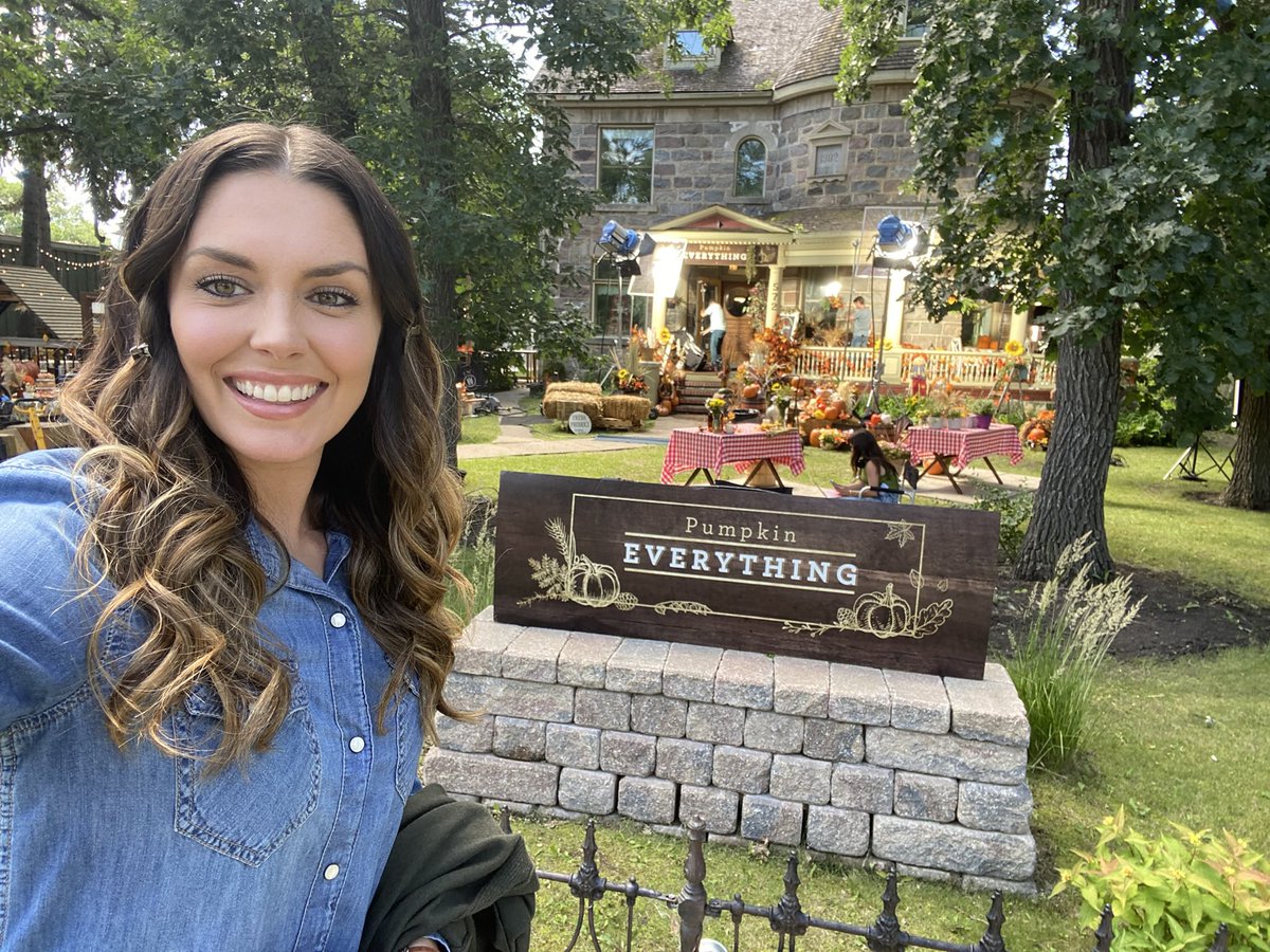 TaylorCole's tweet photo. Grandpa’s store #PumpkinEverything @hallmarkchannel https://t.co/CBGPJZOKEb
