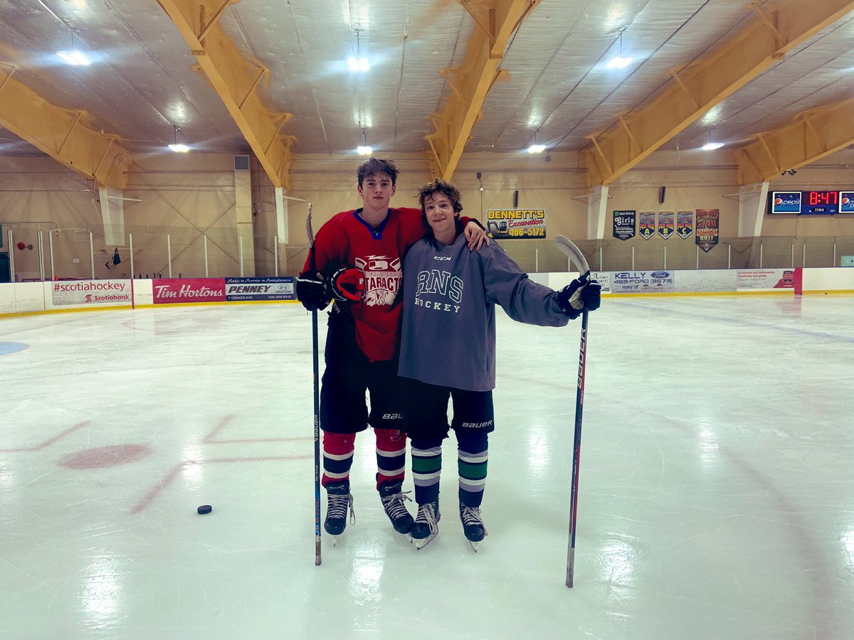prestonpardy's tweet photo. Pardy &amp; Smallie reunited… in their happy place! 🏒#FridayNightLights https://t.co/0FJ8aGORUJ