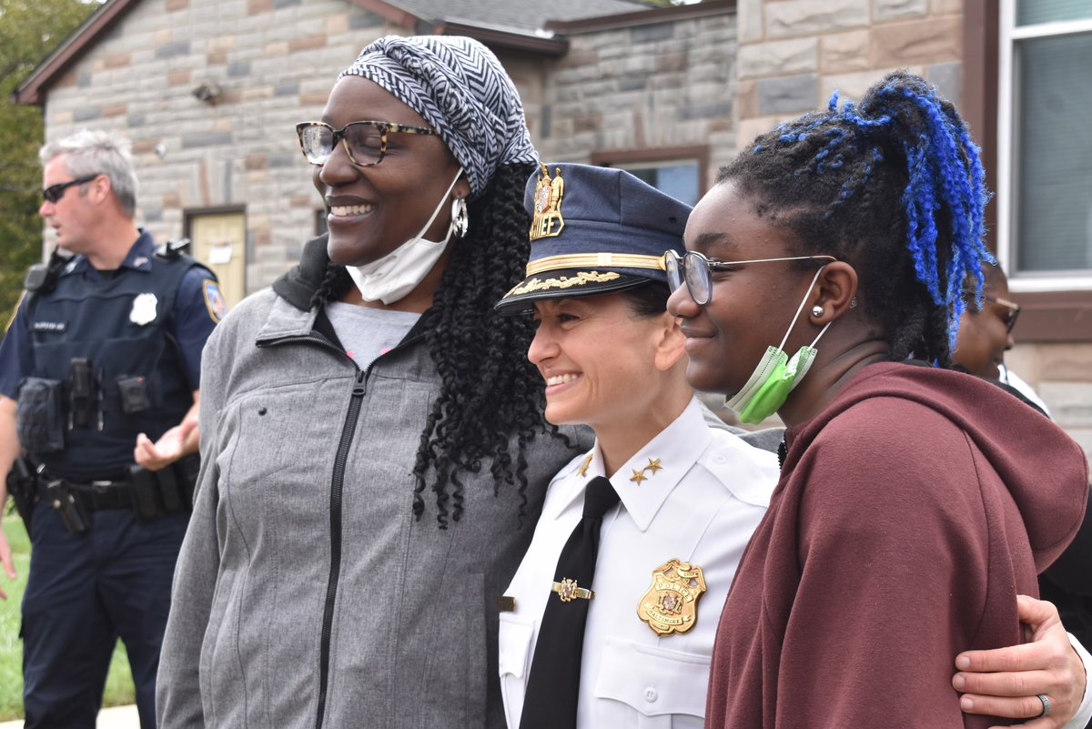 BaltCoPolice's tweet photo. 🕊We would like to thank EVERYONE who came out, and participated in #FaithandBlue events throughout #BaltimoreCounty today. The weekend isn’t over and can’t wait to see you all tomorrow!!! 🖤💙🖤 https://t.co/HIKwmNUI0M