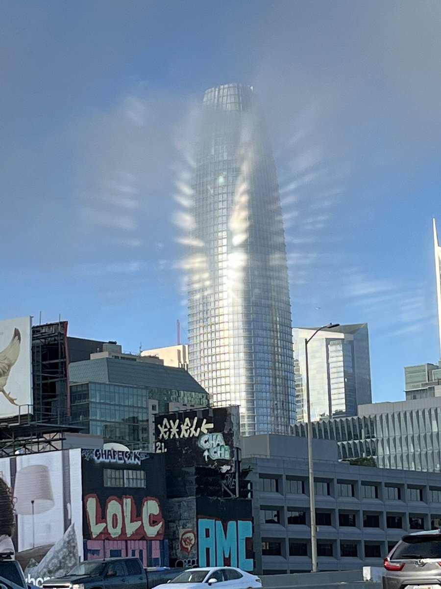 fishermp's tweet photo. Salesforce tower right now https://t.co/ItPfGr3c1U