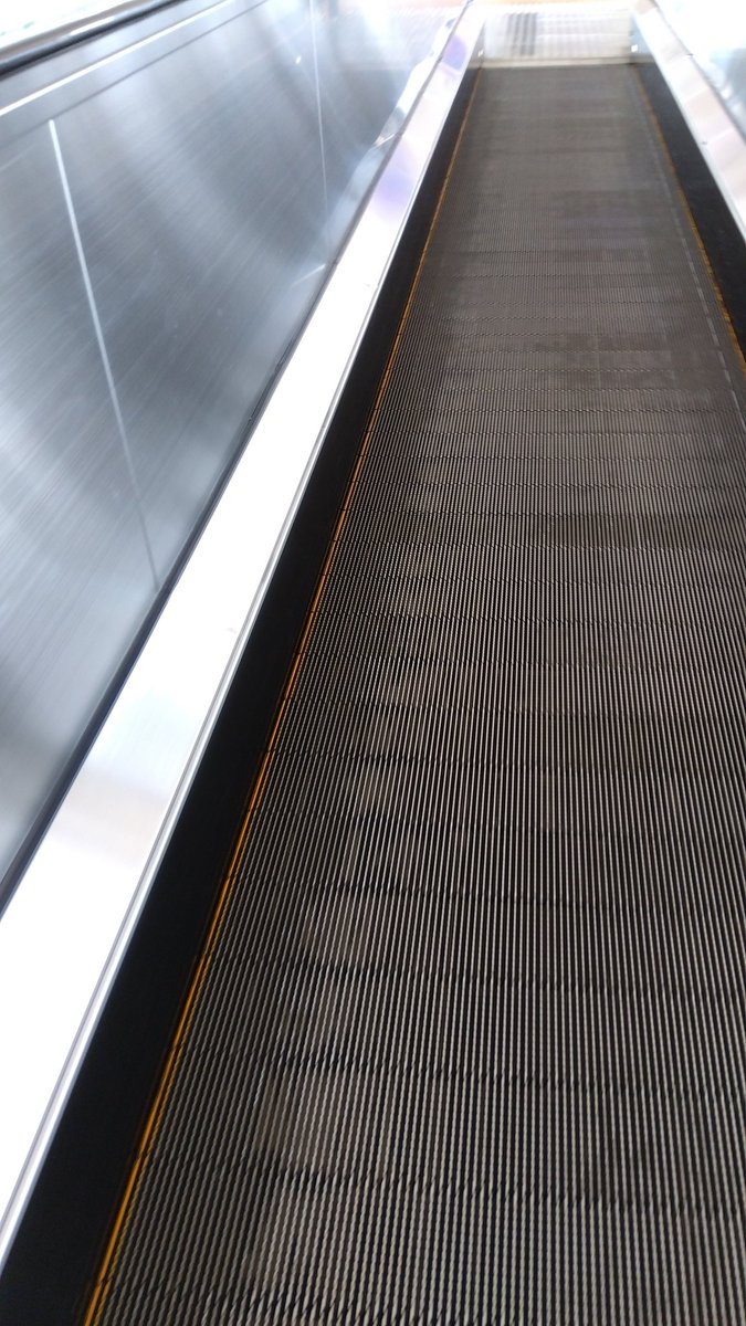 動く歩道のtwitterリアルタイム検索結果 Meyou ミーユー