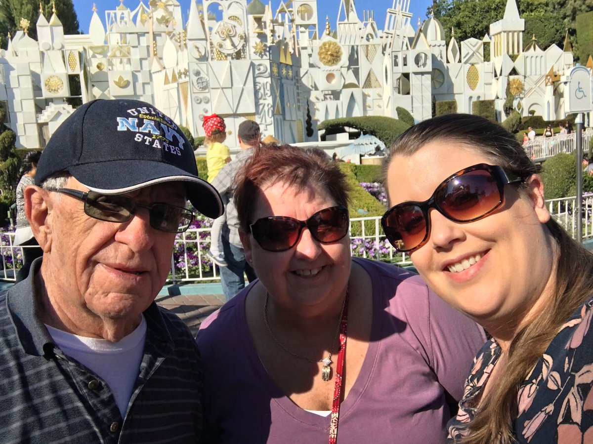 Magically_Mandy's tweet photo. Really struggling hard while writing this, but here I am finding that I need another break from social media.  This past month and a half has been the hardest period of time in my life.  I lost my Grandpa a week ago, and it has hit me like a freight train. (1/3) https://t.co/0CeOTRPWvH