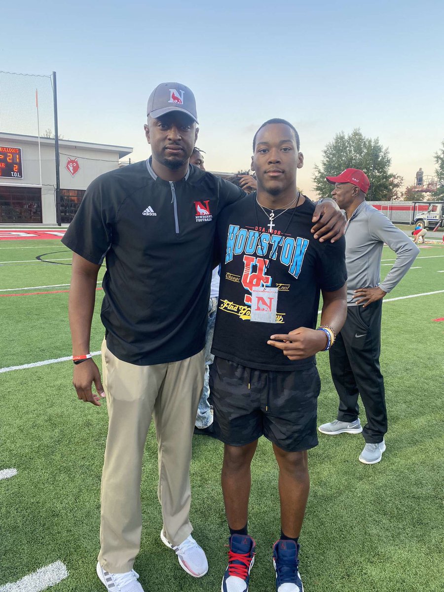 khristianmeans's tweet photo. Had a great time @Newberry_FB today!! Thanks for the invite! @Coach_Lampkin @CoachJRAnderson @CoachFlynn_NCFB @UCHSfb https://t.co/Webkh5u2wM