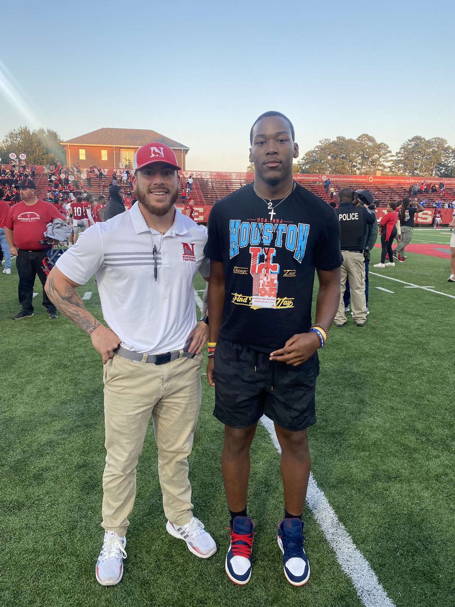 khristianmeans's tweet photo. Had a great time @Newberry_FB today!! Thanks for the invite! @Coach_Lampkin @CoachJRAnderson @CoachFlynn_NCFB @UCHSfb https://t.co/Webkh5u2wM