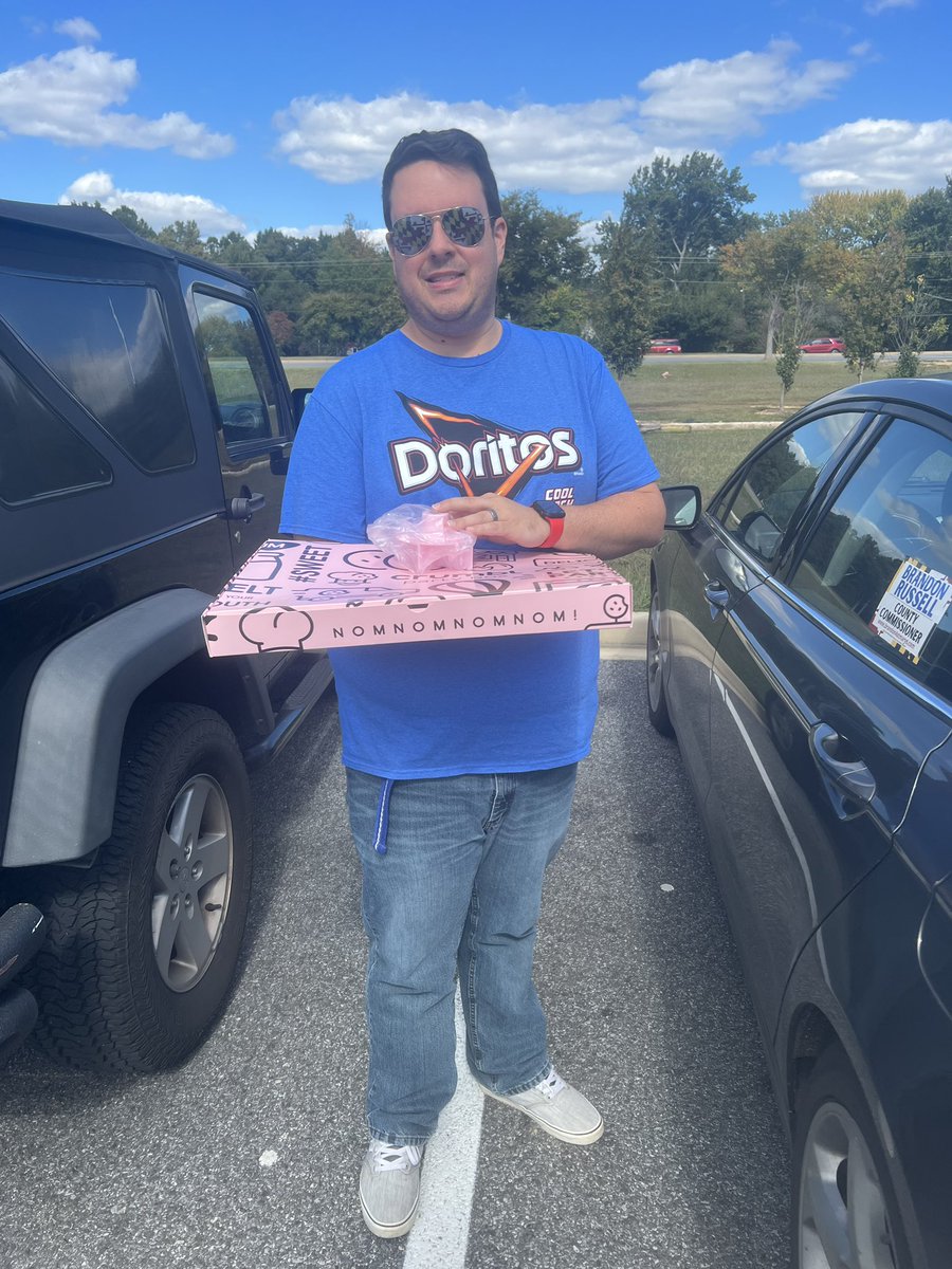 Brandon4StMarys's tweet photo. Stopped by The Crescent Moon at SOF after lunch; went to LexiCon at the Lexington Park Library where I ran into #CaptainMD. Grabbed Cumbl for
throwback Halloween movie night w
family. Great fall day in #StMarysCounty
#LetsVoteBrandon #MDpolitics
#DemCastMD https://t.co/Wo1qLg0bEo
