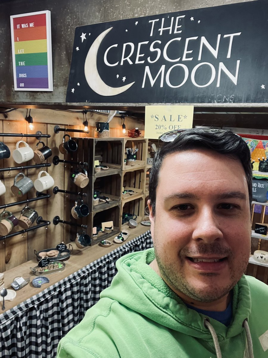 Brandon4StMarys's tweet photo. Stopped by The Crescent Moon at SOF after lunch; went to LexiCon at the Lexington Park Library where I ran into #CaptainMD. Grabbed Cumbl for
throwback Halloween movie night w
family. Great fall day in #StMarysCounty
#LetsVoteBrandon #MDpolitics
#DemCastMD https://t.co/Wo1qLg0bEo
