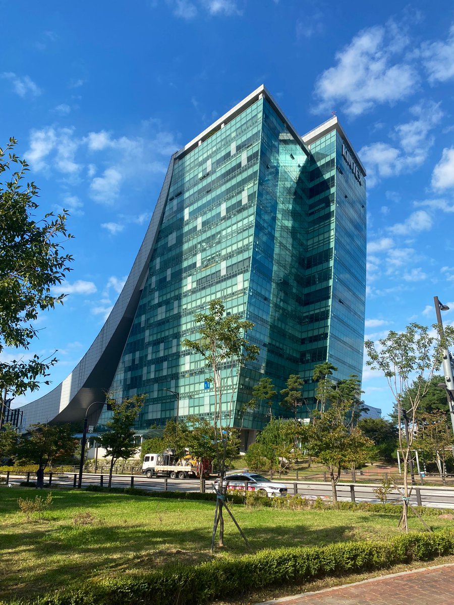 In South Korea 🇰🇷 this month, managing the WorldSkills International #3D Digital #GameArt #competition looking forward to welcoming competitors from 🇨🇦 🇨🇳 🇫🇮 🇫🇷 🇭🇰 🇮🇳 🇯🇵 🇰🇿 🇰🇷 🇵🇭 🇸🇬 🇪🇸 🇹🇼 🇹🇭 🇬🇧 and our Global Sponsor Epic Games 🇺🇸 #WorldSkills2022SE #SpecialEdition