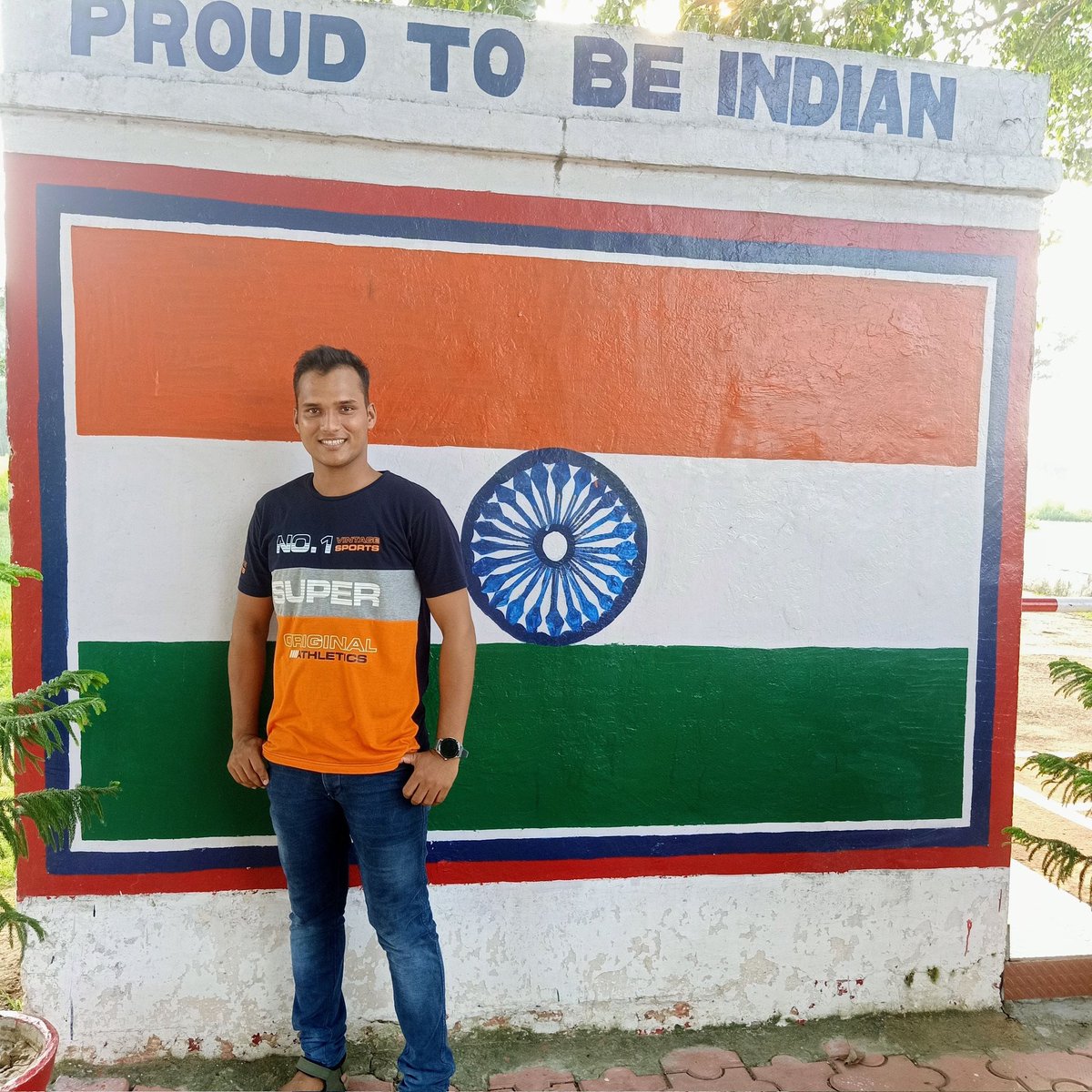 LALBABU33365820's tweet photo. #NewProfilePic proud to be Indian 😊 https://t.co/UIim2olkNi