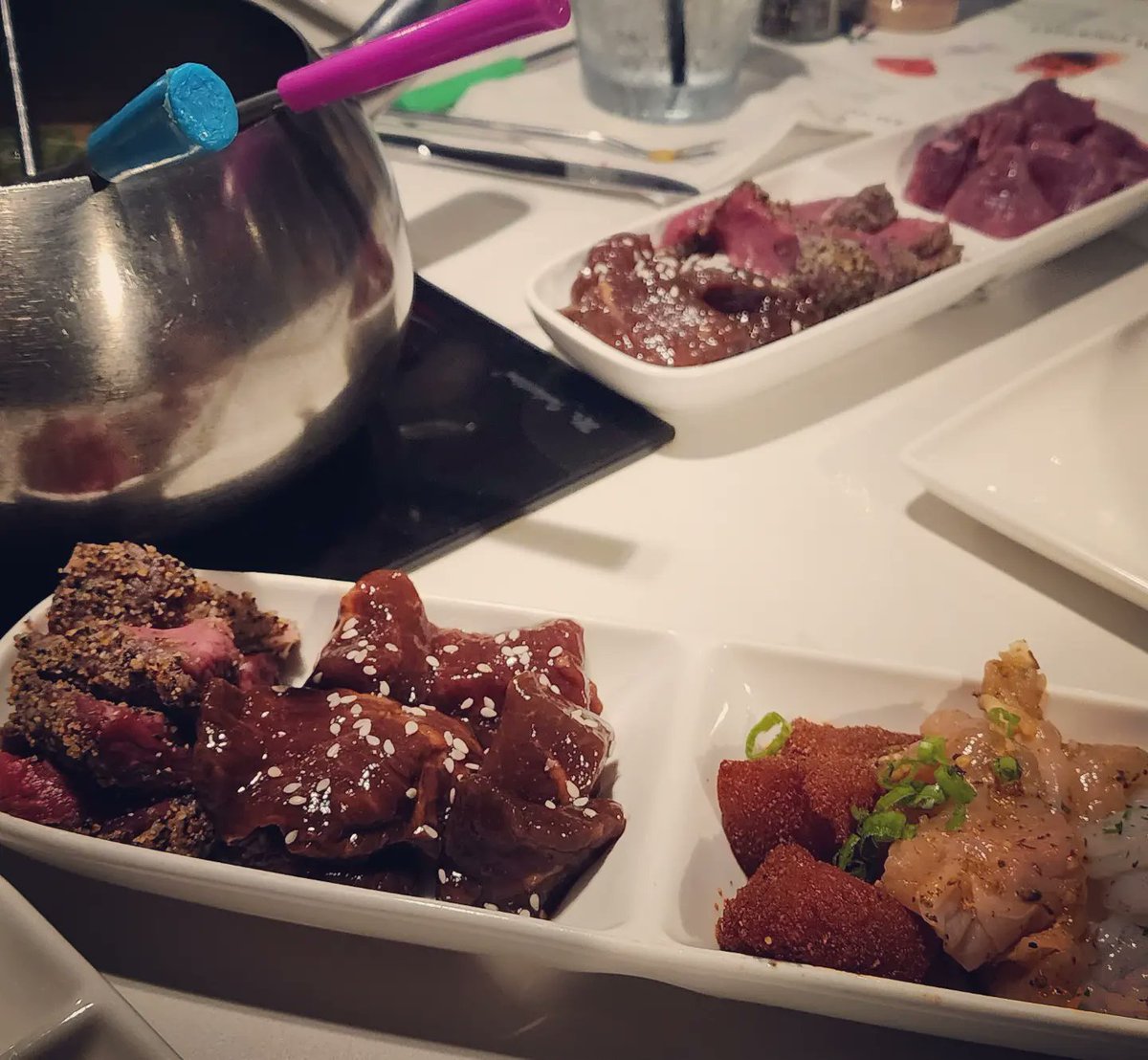 RadTalkinRex's tweet photo. Fondue at The Melting Pot! So much goodness to eat! Omnomnom! 

#themeltingpot #fondue #dinner #goodeats #nightout #dessert #delicious https://t.co/0AKMOYJxq0