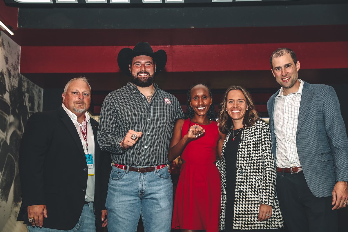 Honored to recognize our 2022 National Champions Bobby and Mercy of <a href="/AlabamaTrack/">Alabama Track & Field</a> 🥇

#RollTide
