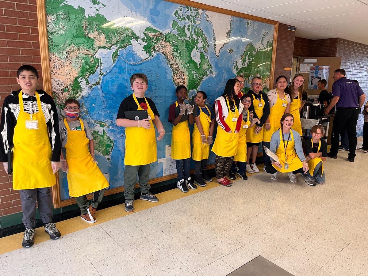 Each week our wonderful KCC run by Ms. Pattison and her incredible students bring staff members a sweet treat with a complimentary joke! We all look forward to seeing these wonderful students each Friday! Thank you KCC!