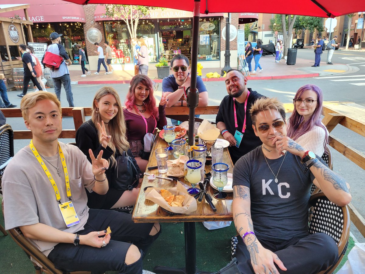 HellSWATprime's tweet photo. Great meeting everyone at Twitchcon 2022 💜 https://t.co/nslVlaYWTT