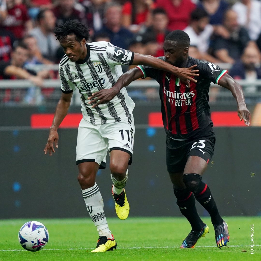 Waktu penuh: Milan 2-0 Juventus.

Juventus kembali menunjukkan inkonsistensi permainan, walau mampu mengimbangi permainan Milan yang taktis di paruh pertama namun di paruh kedua Bianconeri bermain tanpa arah.

Allegri kembali belum menemukan solusi.

#MilanJuve #serieatim