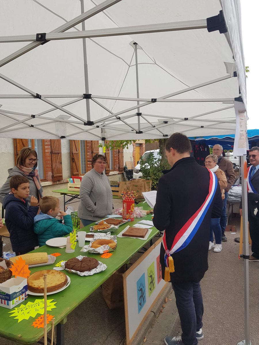 jordan_guitton's tweet photo. 🧅 🎉 J'étais présent hier toute la matinée pour la célèbre foire à l'oignon de #chavanges
Chaque village a son attractivité qu'il doit avant tout aux bénévoles de sa commune, je tiens à les féliciter avant tout.
#Aube #GrandEst
#Circo1001 https://t.co/q2cF0wygYu