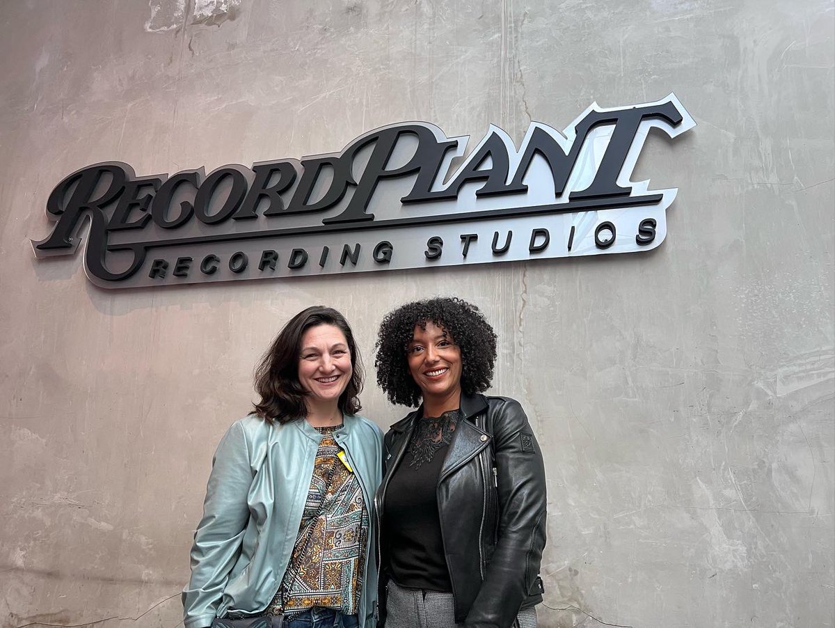 kadiekelly's tweet photo. Thank you @womensaudio for an amazing #wamcon I was speechless meeting audio legends like Lisa Chamblee, from Princeโs @PaisleyPark and so many others https://t.co/awNbY9BZGo