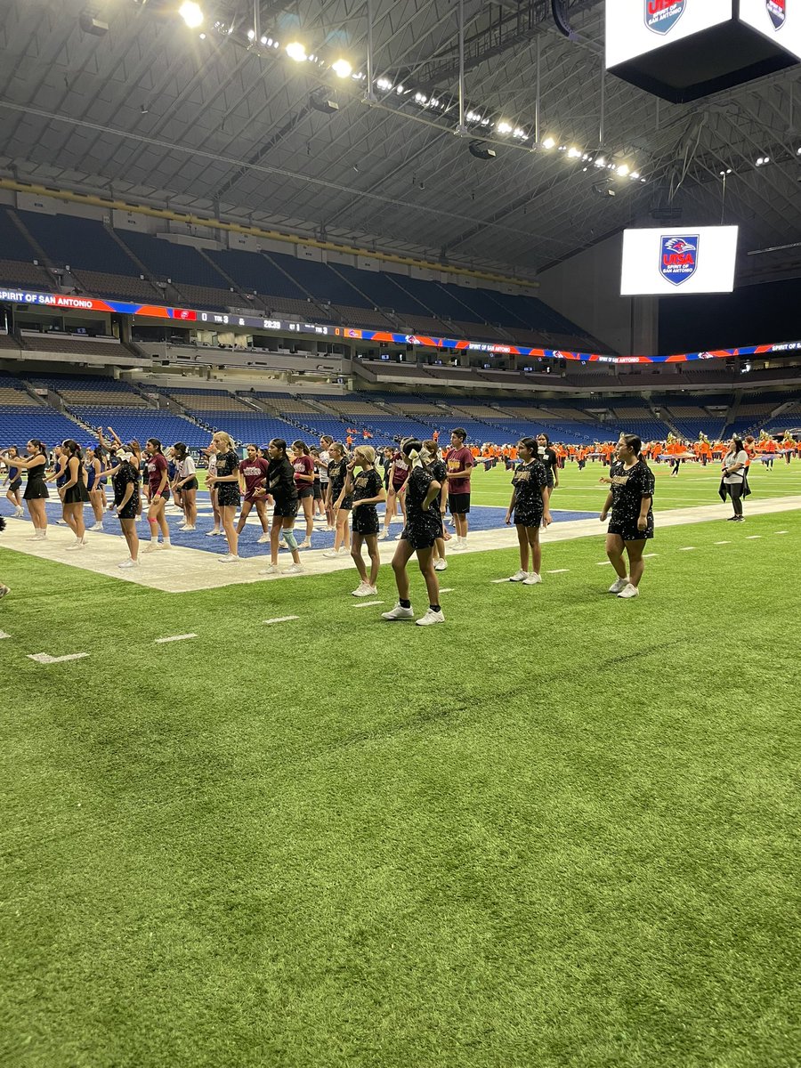JBMSCheer's tweet photo. 9 of our cheerleaders were able to participate in the UTSA Cheer clinic and Spirit Day 🧡💙 They cheered, danced, and tumbled on the Alamodome field. They represented the Toreadors well today and we are so proud of them!! https://t.co/WQJABghxtf