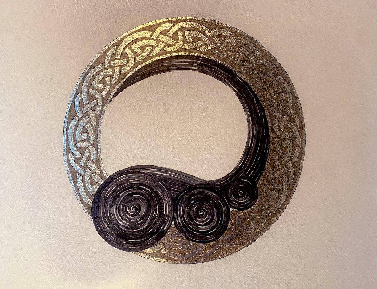 Rebeccaannanart's tweet photo. Latest piece #art #painting #fineart #celtic #guilding https://t.co/nNVcSuhJB1