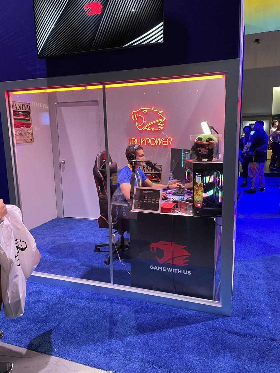 PMCFQuest's tweet image. SPOTTED 👀👀 HALL OF FAME 2021 QUEST STREAMER AND FELLOW CANADIAN @NickEh30 🇨🇦🇨🇦🇨🇦🇨🇦