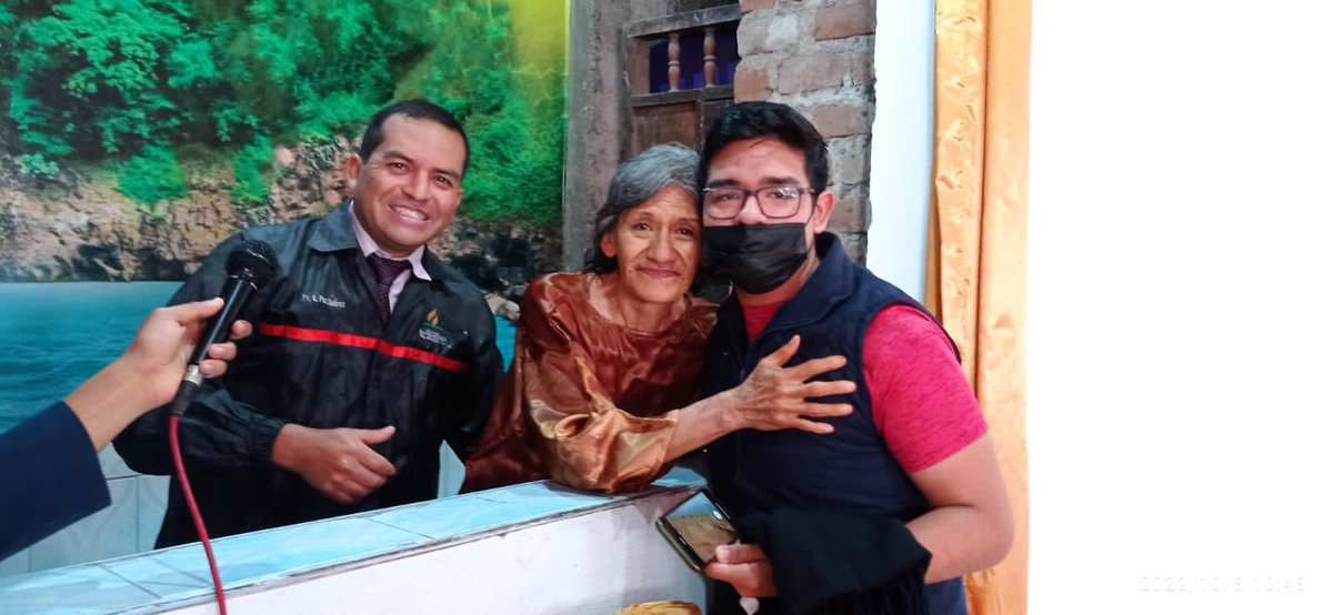 Melbin77's tweet image. 👉🏻 “El objetivo de la obra de la Escuela Sabática debe ser cosechar almas”. (EGW, COES, 61). 
En el #DMComas celebramos con tres vidas entregadas a Cristo a través del Bautismo. A Dios sea la Gloria!!

#170años de la #EscuelaSabática
#RID