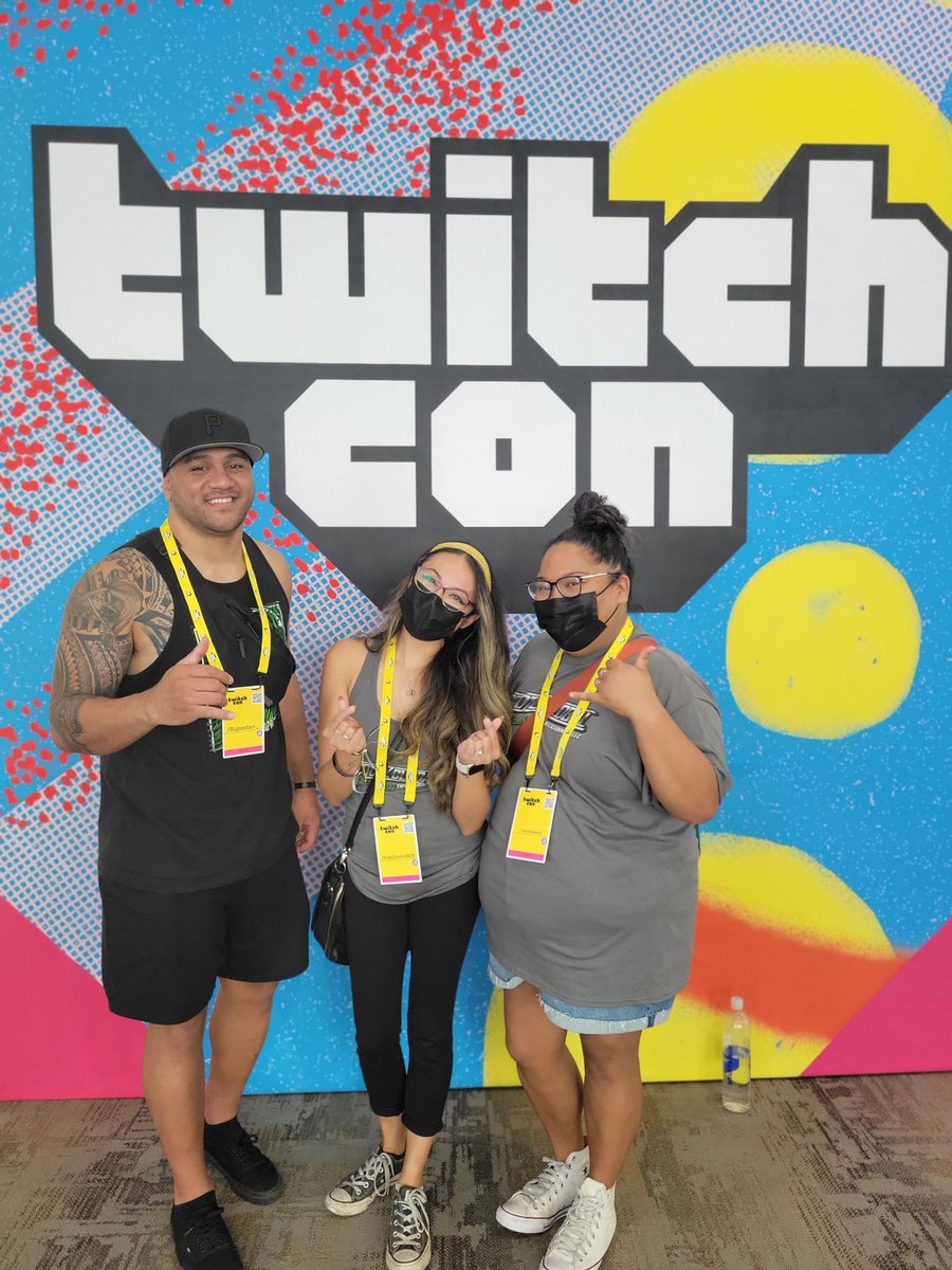 NapQueen808's tweet photo. #RootzGlobalEntertainment #LadyRootz #RGBABY #TwitchConSanDiego @Reynalanii @SupaStarr_ https://t.co/gj9uBQNO32