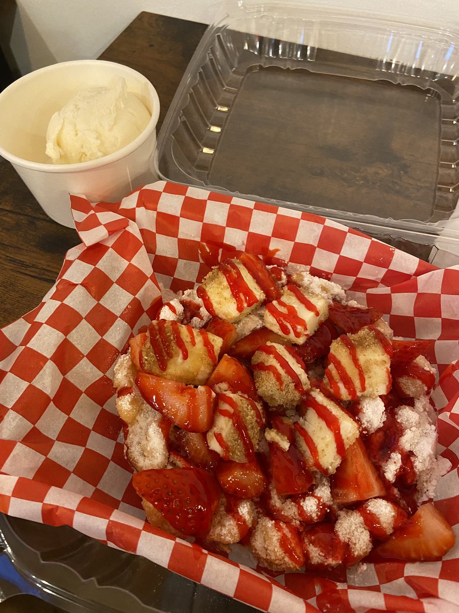 thejaxmcqueen's tweet photo. Strawberry cheesecake funnel cake with ice cream on the side. I have yet to ‘earn’ my revision funnel cake, but @jacalope says if someone else buys it for you, it’s a treat. Everyone should have an enabling friend like him! https://t.co/77lUKwfY0Q