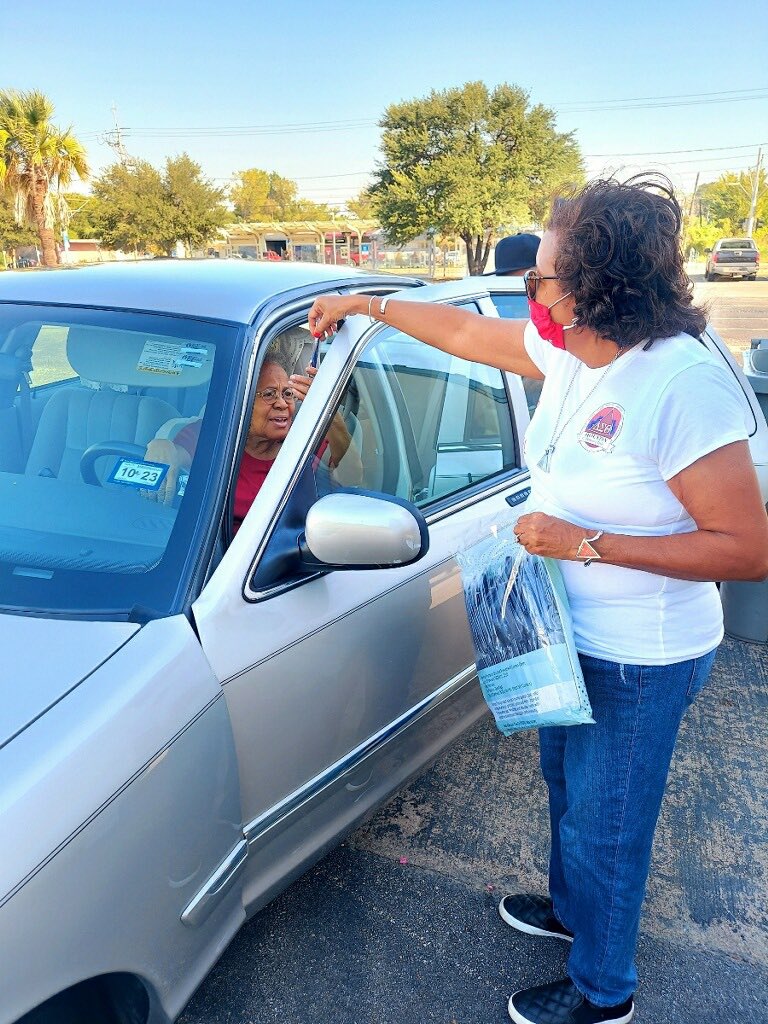 dst_HAC1913's tweet photo. Today’s Shred Day event was a success!!  Thank you for your support!  #DST1913 #DSTHAC1927 #LocalProjects #EngagedInTheCommunity https://t.co/O3KDk3t0nN