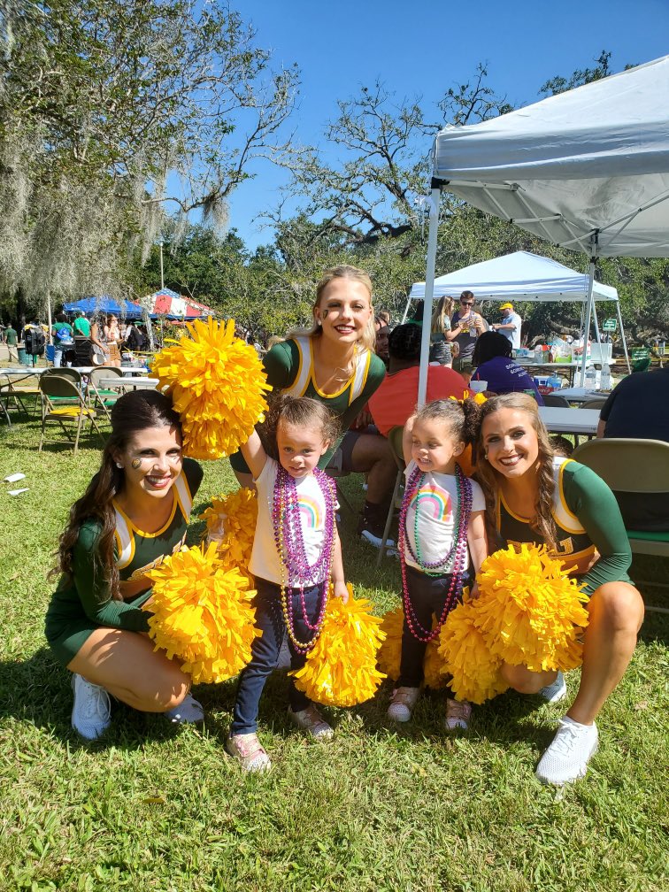 Great atmosphere at Homecoming! <a href="/LionUpFootball/">Southeastern Football</a> has built a powerhouse, and they are tough dudes! They will bounce right back… <a href="/LionUpLionettes/">Southeastern Lionettes</a> thanking you for taking care of my girls  🦁👆🏻