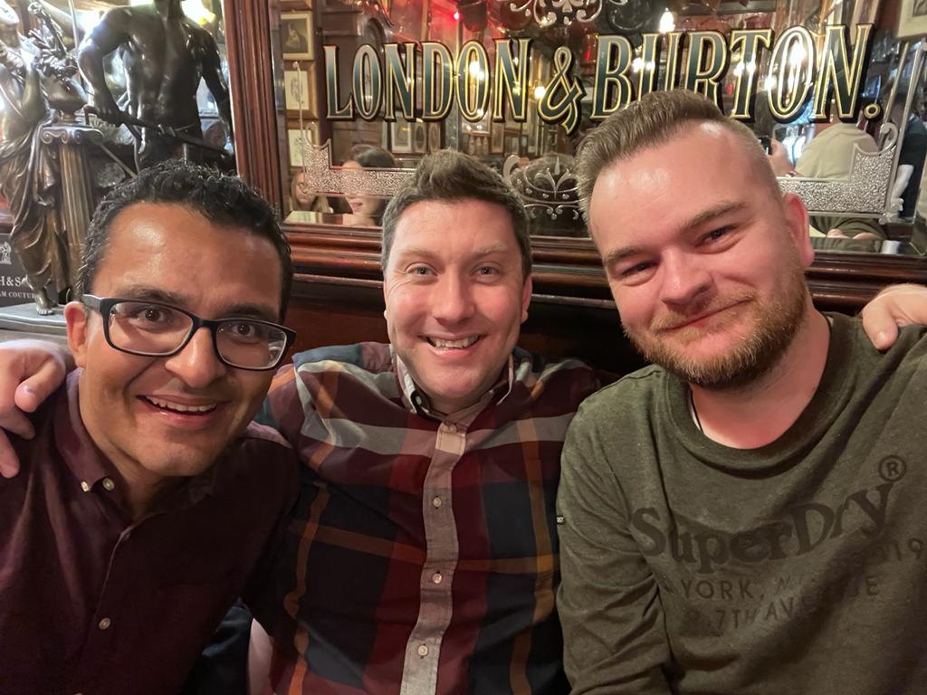 PaulMorseActor's tweet photo. Just what I needed at the moment and I dont think we look any different from when we met at uni 22 years ago!
#coventgarden #unimates #outout https://t.co/bDjtKxkzQc