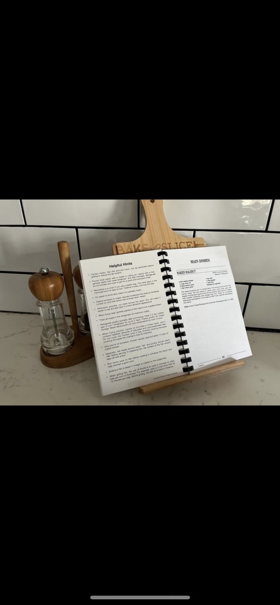 afronews's tweet photo. The cookbooks are here, and there’s still time to order! You’ll have access to delicious recipes from the AFRO’s first keepsake cookbook. There are 130 recipes from our Cooking school, cooking columns, and family and reader favorites!

#AFROCooking #afronews #Cooking https://t.co/vwC19R7Hc6