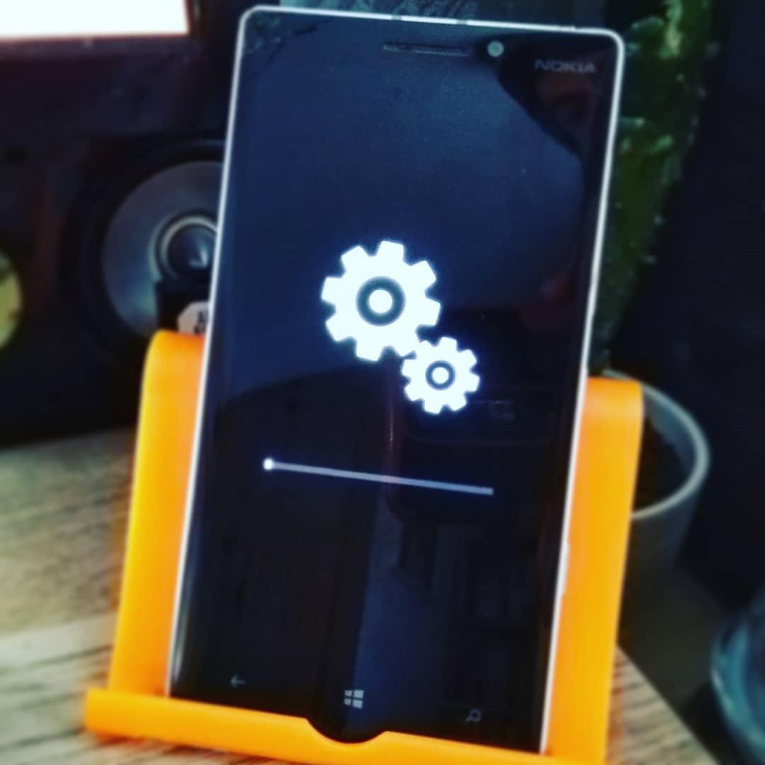 wowstartsnow's tweet image. I miss this screen. “:\” #Windows10Mobile #EndOfSupport #WhyMicrosoftWhy