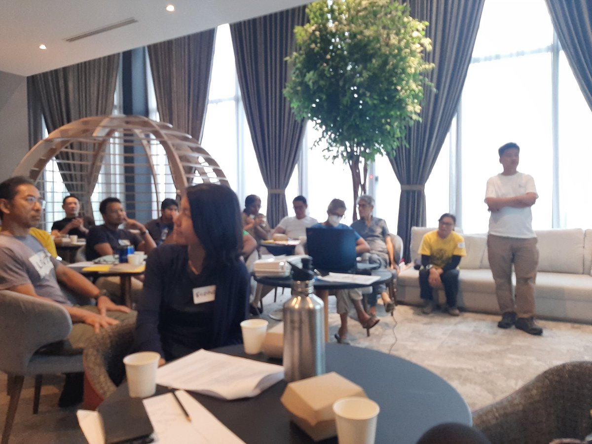 sharifahsofia's tweet photo. Cat Walk Leader Training day 2!
#savingtigerstogether
@MYCAT_200 https://t.co/fjUpmTbetu