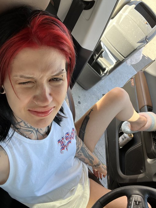 thriving https://t.co/zf5FIJy3Hu