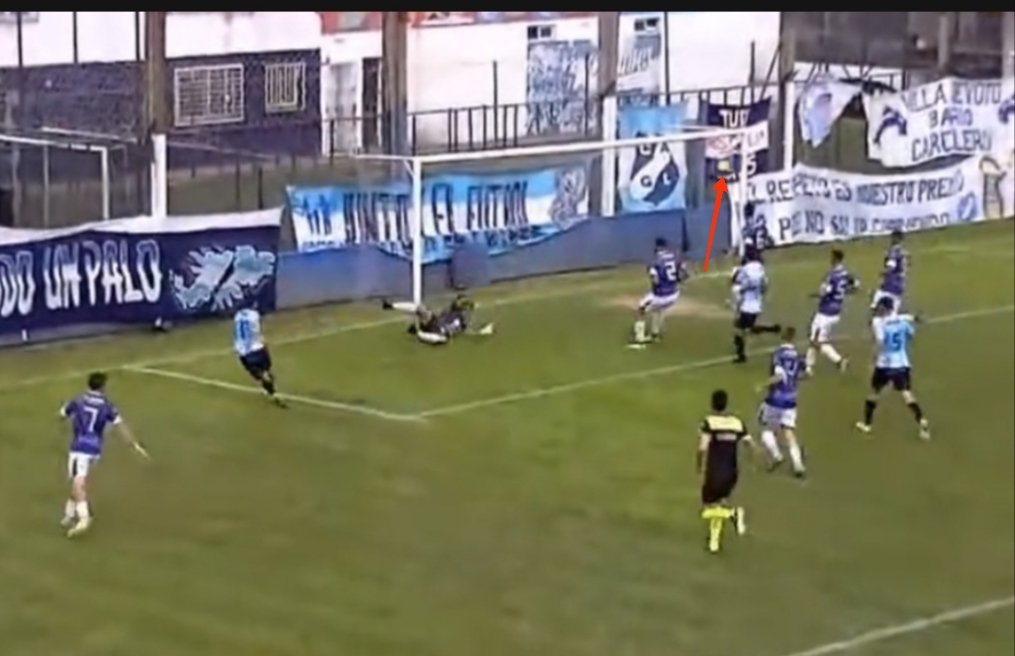 ELDAMO87's tweet photo. @giraltpablo Es gol..... La cruda al ángulo... Al romper la red te confunde. https://t.co/TA93aY7Kl3