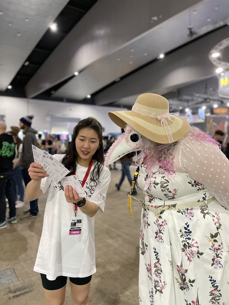 64waysofbeing's tweet image. Talking with all kinds of beings at 64 Ways of Being on a surreal @paxaus Sunday… 🦕🌱🦜

Stop by for a chat! #migw22