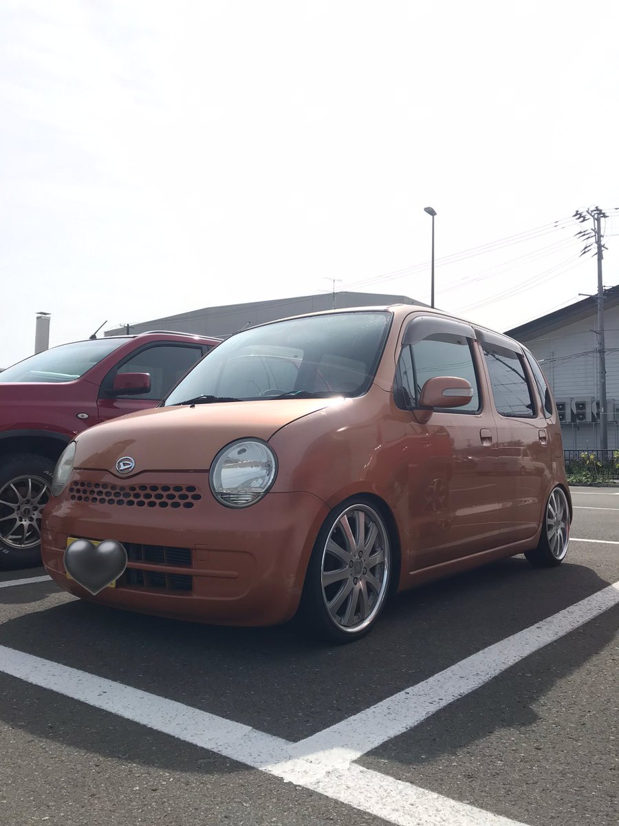nirashinirashi's tweet photo. 通勤車確保。
30オーバーの男が乗るには可愛いすぎないか・・・おっとっと、17だから大丈夫か🥰
#L550 #ムーヴラテ https://t.co/hGe5KTE4sZ