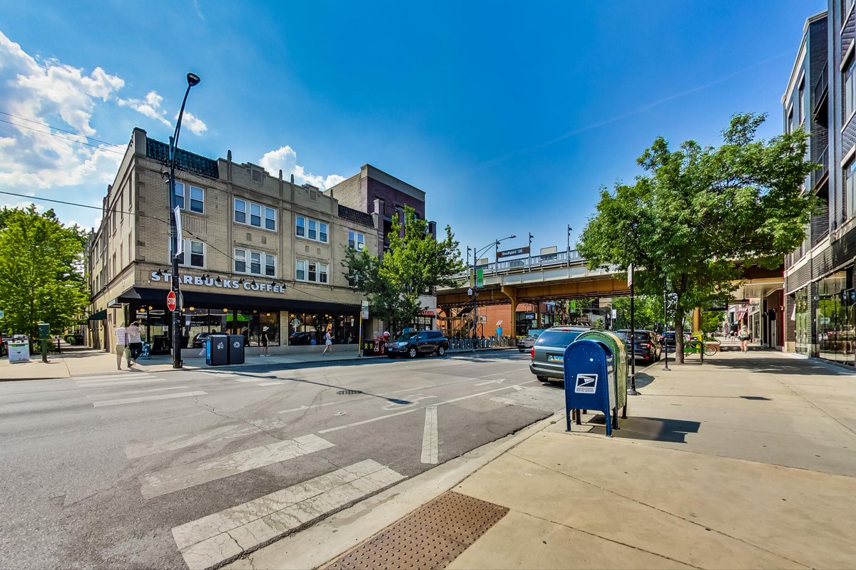 HomePartner's tweet image. SOUTHPORT CORRIDOR: 😍 SUN 11am-1pm 😍 NEW PRICE $250K - 2 Bedroom, 1 Bath. In-unit Laundry. Investor Friendly! DM for more information.  😍- mailchi.mp/chicagohomepar…