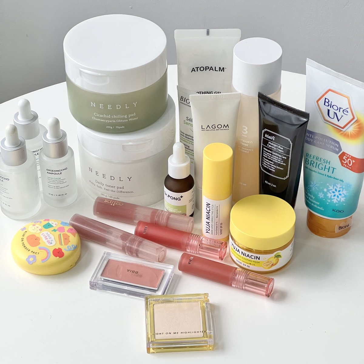 19 tweet media